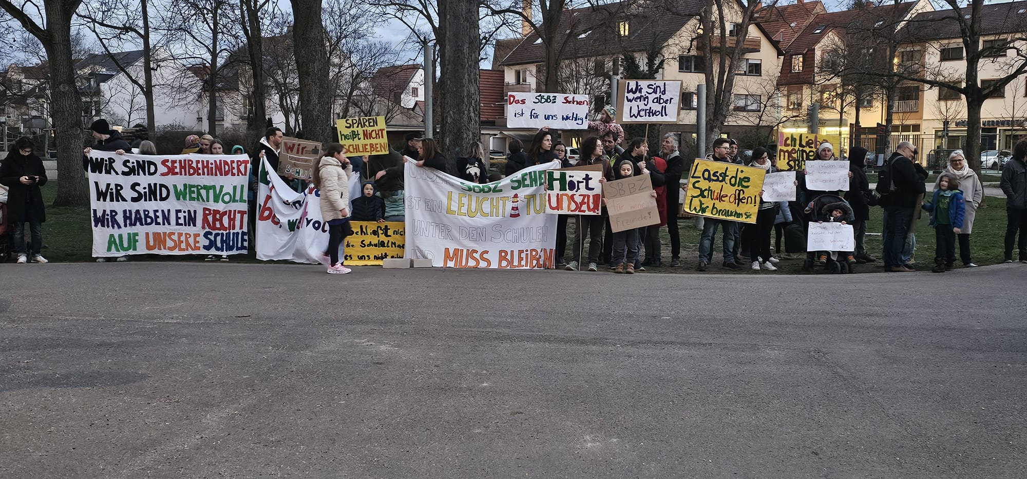 Demonstration in Käfertal gegen die Schließung der Albrecht-Dürer-Schule